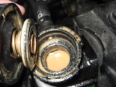The causes and signs of mixing oil and water inside the engine